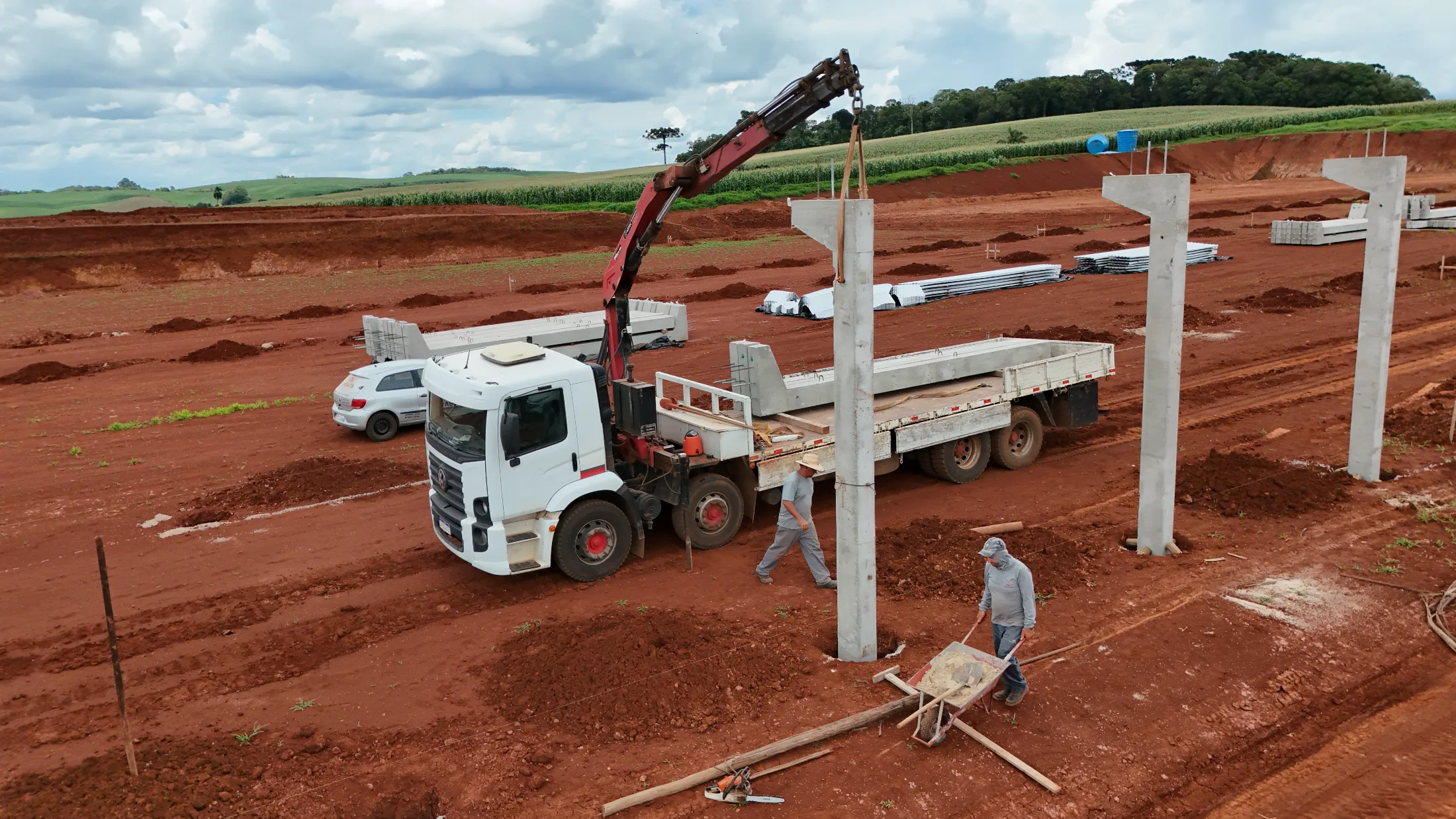 Barracão rural de grande porte em estrutura pré-moldada de concreto